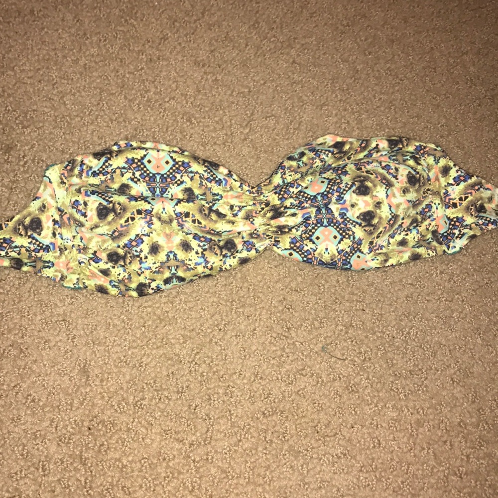 Strapless tribal maaji bikini top